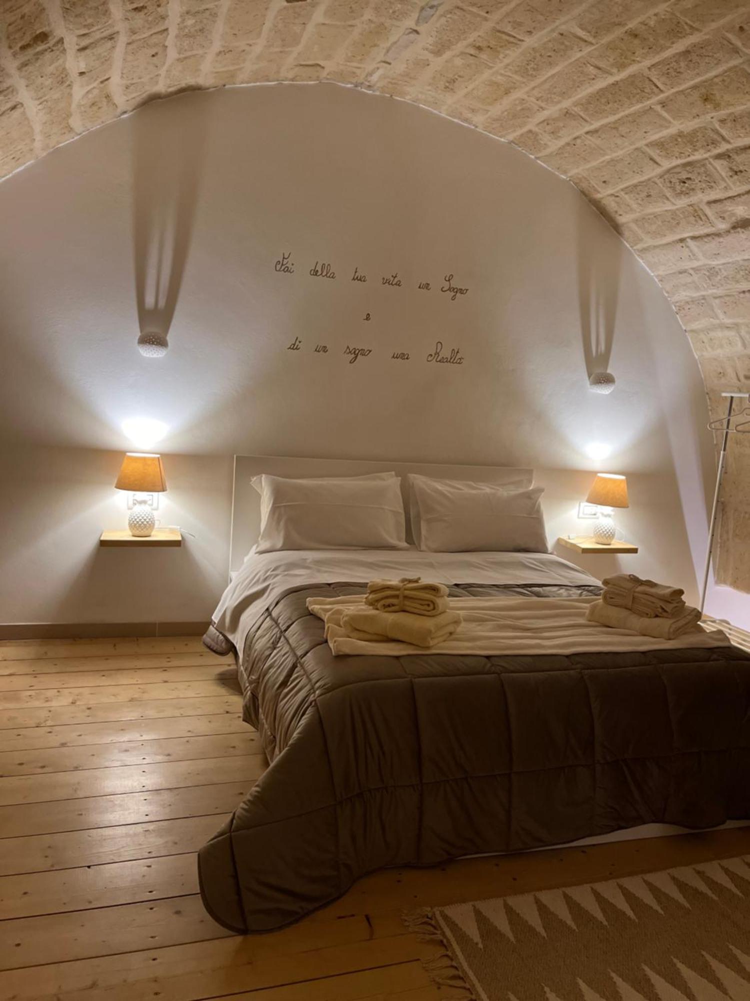 Epoca Suite House Trani Extérieur photo