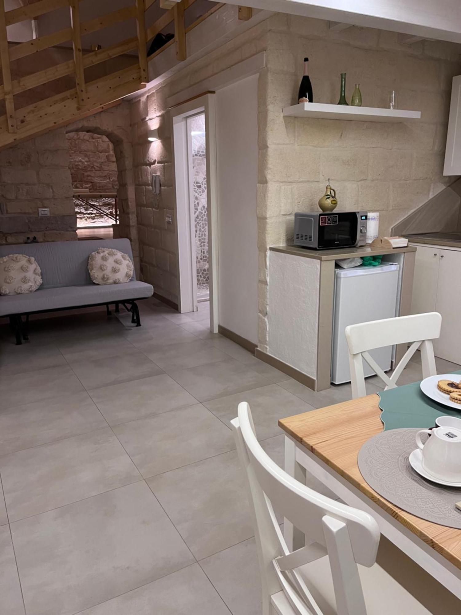 Epoca Suite House Trani Extérieur photo